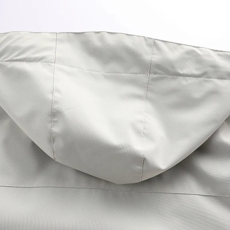 Ultralight windbreaker – Waterproof, hooded & compact