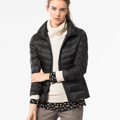Damen Federleichte Daunensteppjacke – Mit Reißverschluss, Warm & Modern